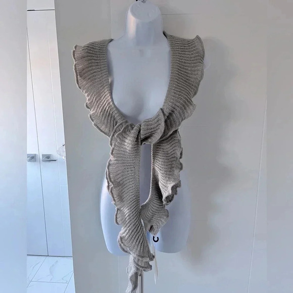 BNWT CollectionEighteen/ Ruffled knit scarf/  84”long - Picture 3 of 12